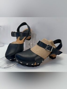 Fryskes Navy blue Leather & wood Studded Clog Sandals - Women size 6